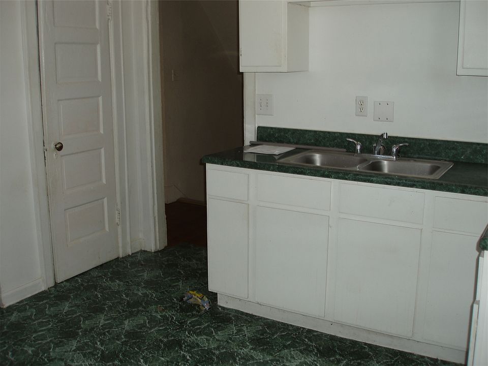 2nd image of 817 Whitehead Rd