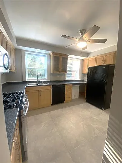 2 bed, 726 sqft, $2,800 — Photo 2