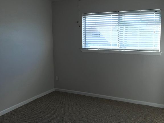 4th image of 20 W Mountain Ln