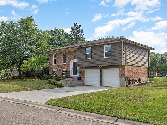 3rd image of 4260 Catalpa Dr