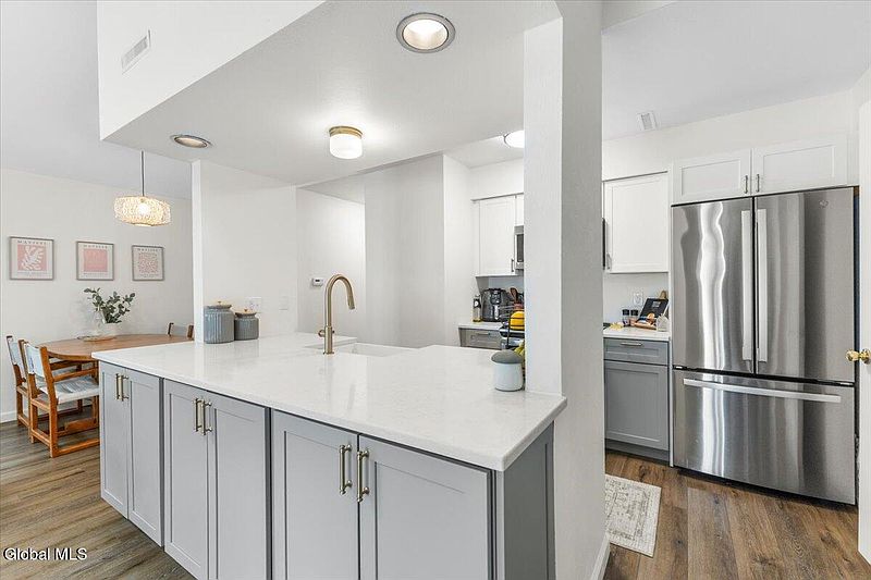 4th image of 216 Monmouth Way