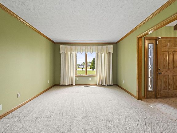5th image of 6002 Bowen Rd