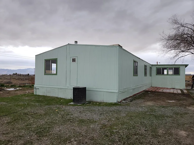 1111 W Hardy Ln #B — Photo 33