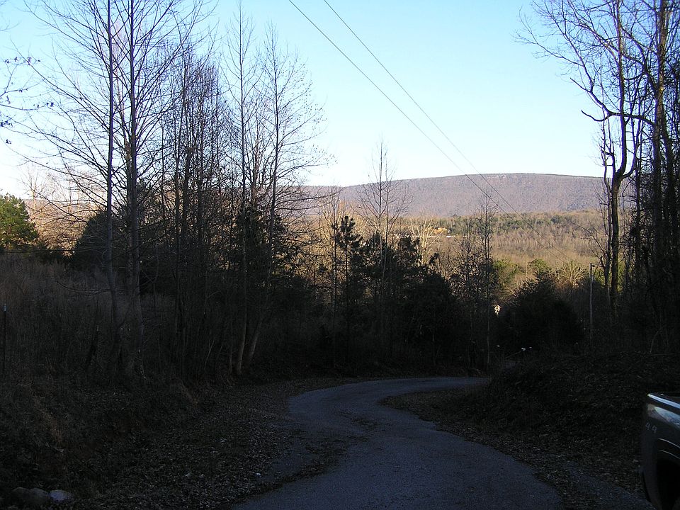 1st image of 340 Fox Wood Ln