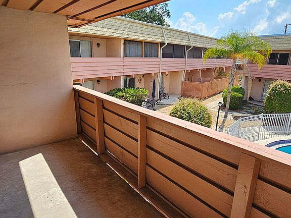 4th image of 2511 Country Club Dr
