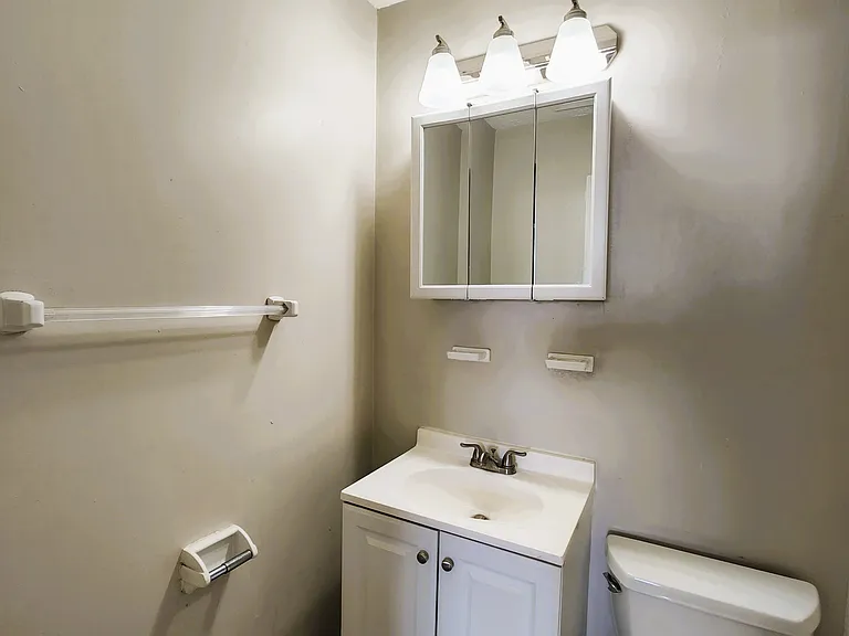 1429 Hepburn Ave #6 — Photo 8