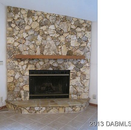 5th image of 10 Woodgate Ct