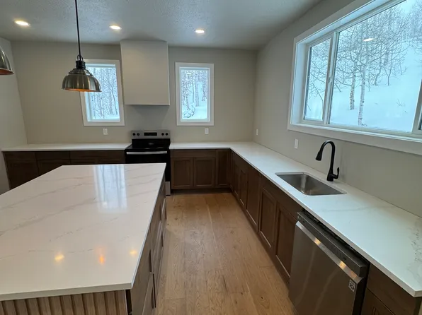 1985 W Valley Vista Dr, Wanship, UT 84017