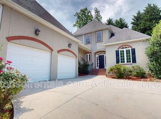 385 Mistletoe Trl, Hendersonville, NC 28791