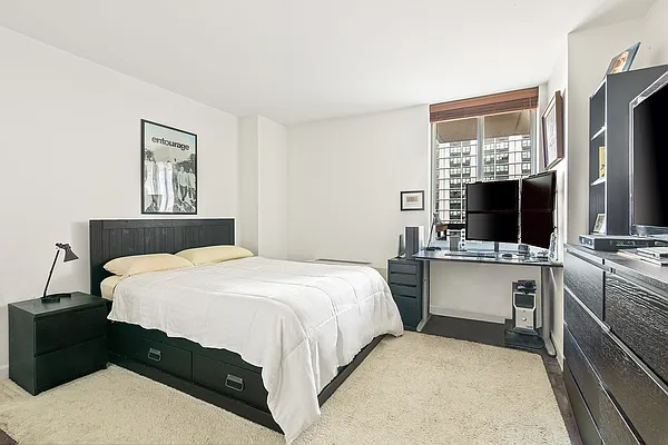 Sold by Compass | media 18