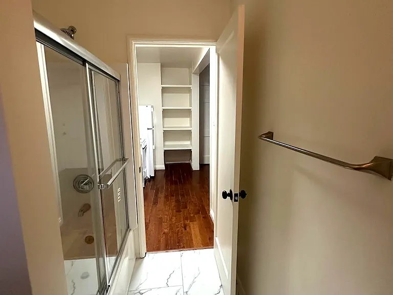 645 S. Burnside Ave. — Photo 24