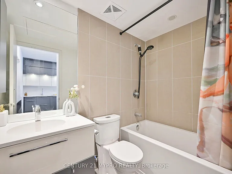 15 Grenville St #1007 — Photo 19