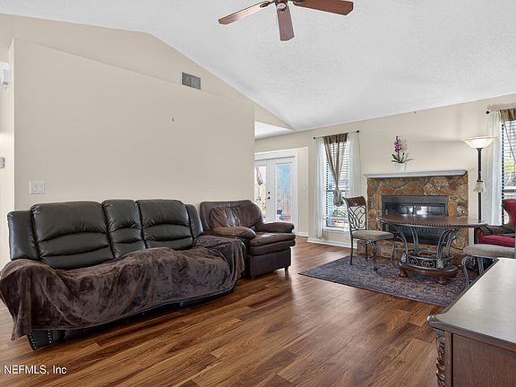 4th image of 7931 SWEET ROSE Lane