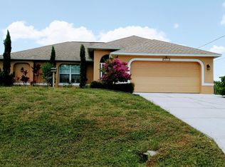 2711 NW 7th St, Cape Coral, FL 33993