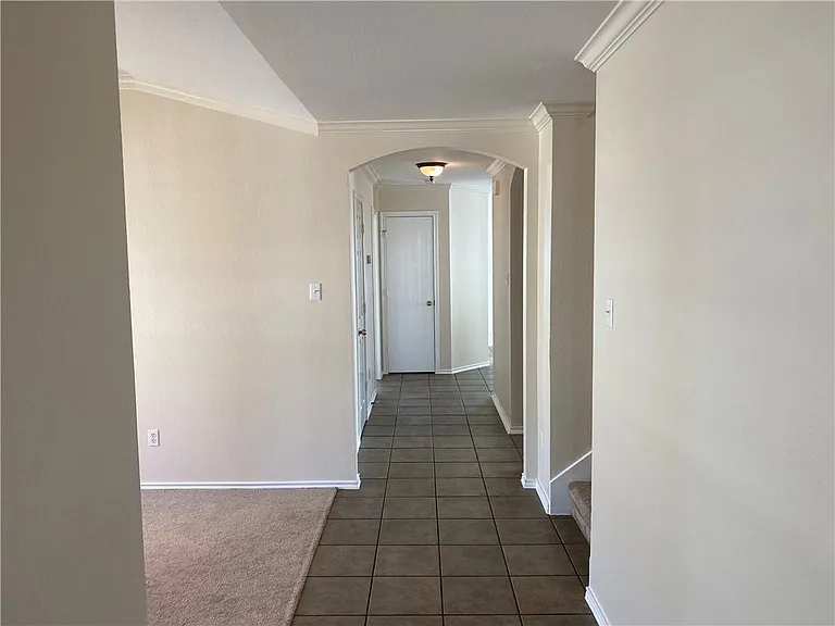 804 Sherry Dr — Photo 4