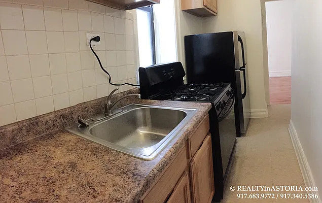 Rented by Alexiou Realty | media 10