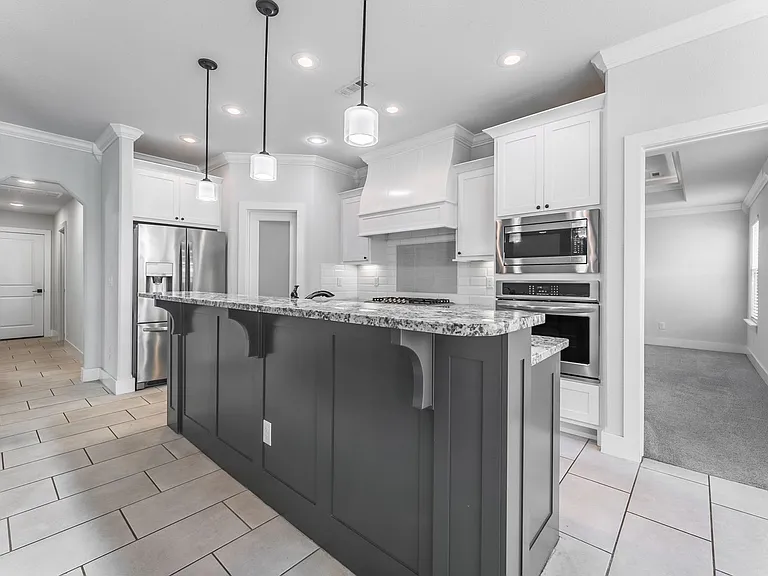 1100 Huntleigh Dr — Photo 6