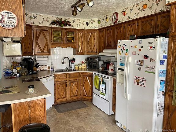 4th image of 209 Principale St