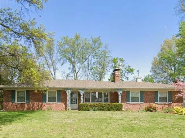10 Green Garden Dr, Saint Ann, MO 63074