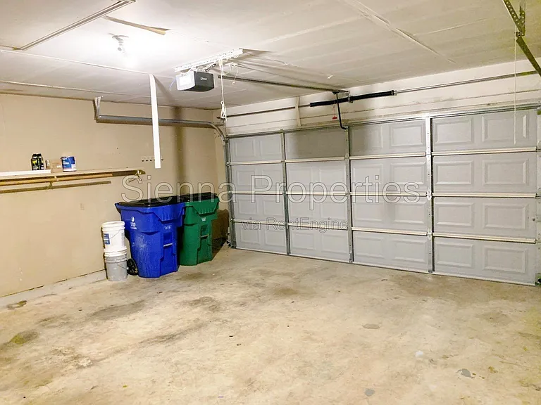 209 N Blue Ridge Pkwy — Photo 24