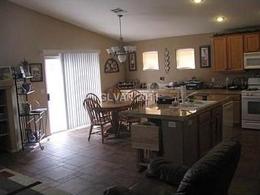 4th image of 8032 Villa Arbol Ct