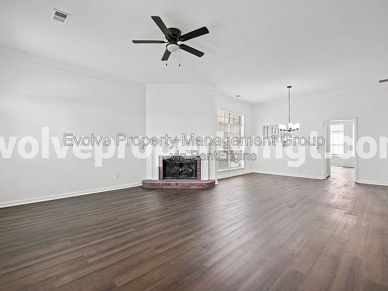330 Bendigo Dr — Photo 4