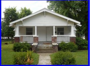 1046 W Scott St, Springfield, MO 65802