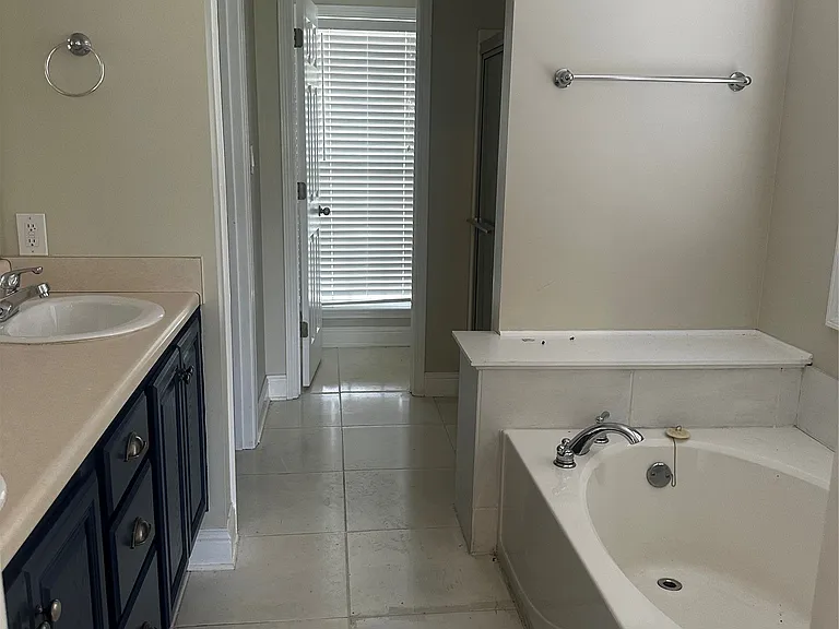 90 Stoneridge Dr — Photo 7