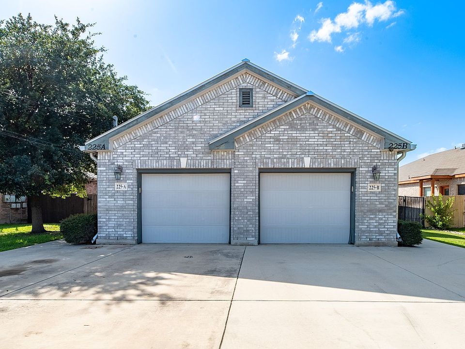 1st image of 225B Anne Louise Dr