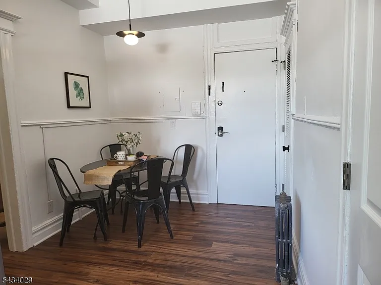 288-290 Main St — Photo 2