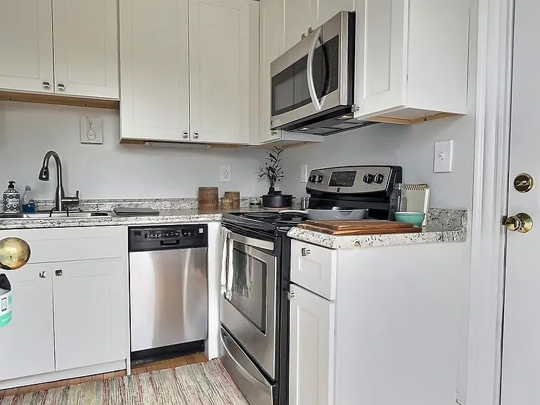 76-78 Spruce Street — Photo 3