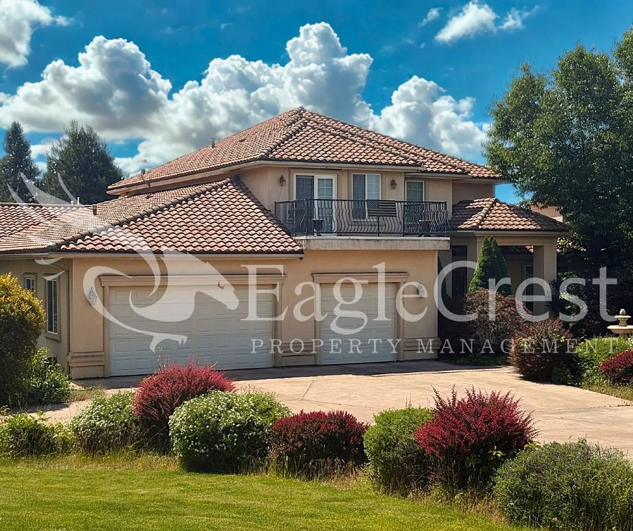 Luxury Bella Terra Estate with Mountain & Vineyard Views — Photo 3