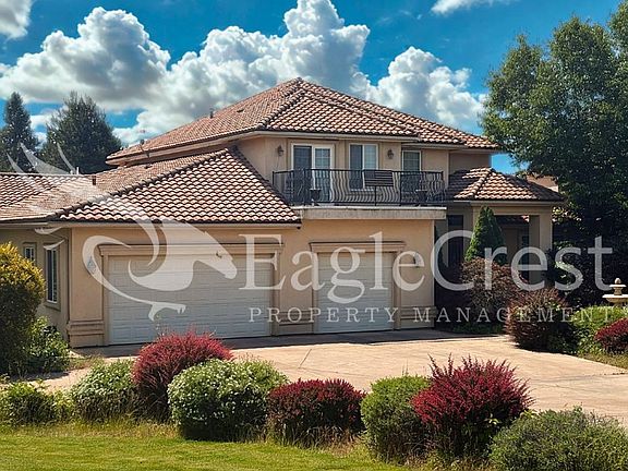 3rd image of 44 Vinehill Dr