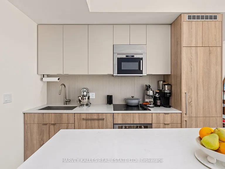 840 Saint Clair Ave W #803 — Photo 6