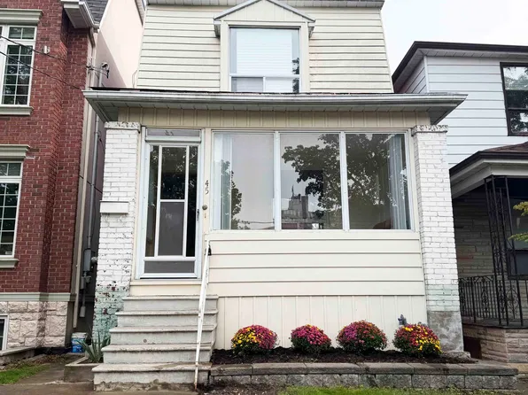 45 Eaton Ave, Toronto, ON M4J 2Z4