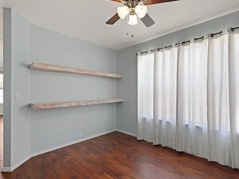 2201 Tailburton Ct — Photo 17