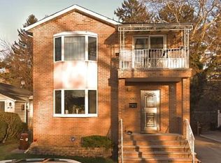 6749 185th St #1, Fresh Meadows, NY 11365
