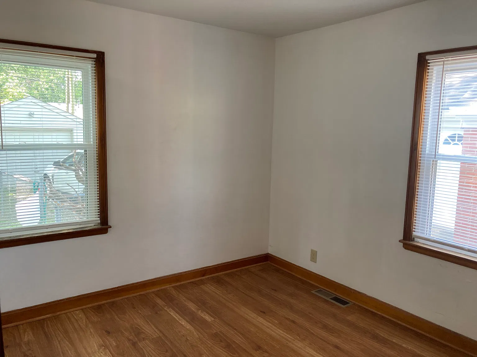 2 bed, 713 sqft, $1,200 — Photo 2