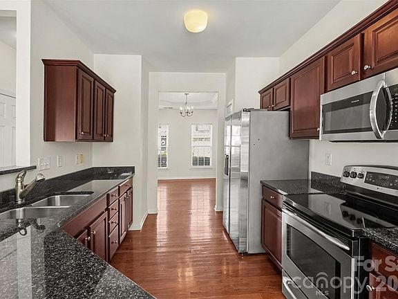 5th image of 12111 Windy Rock Way