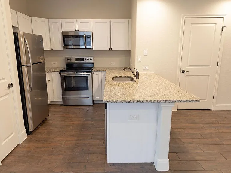 6307 Melanzane Ave #1 — Photo 8
