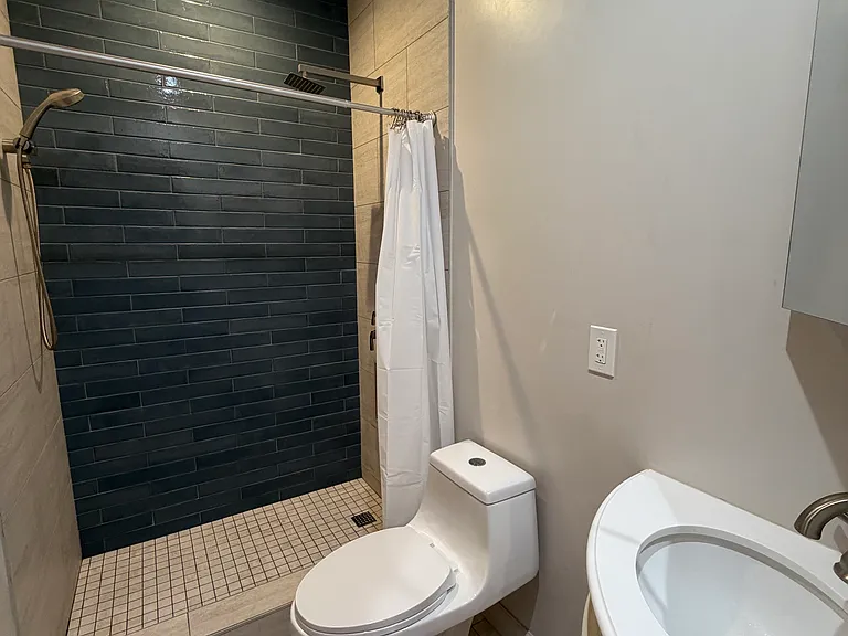 1904 Julian Ave — Photo 5