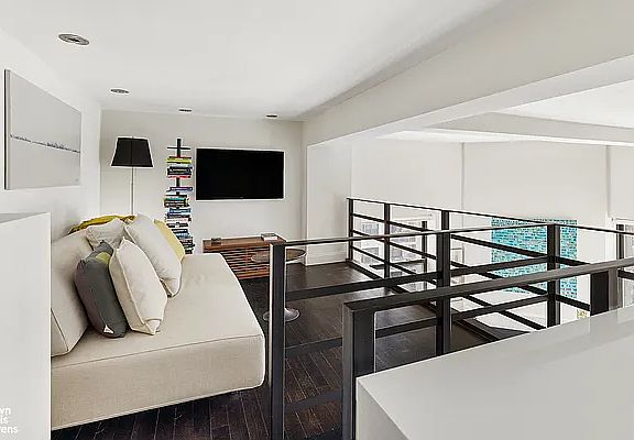 2nd image of 61 Irving Pl APT 7D