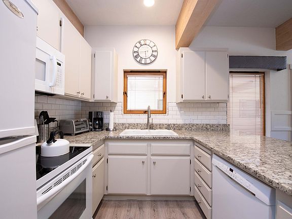4th image of 351 S 2nd Ave #602