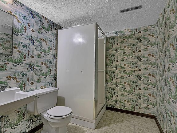 5th image of 826 21st Ave N