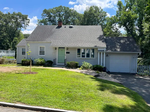21 Bremen St, Springfield, MA 01108