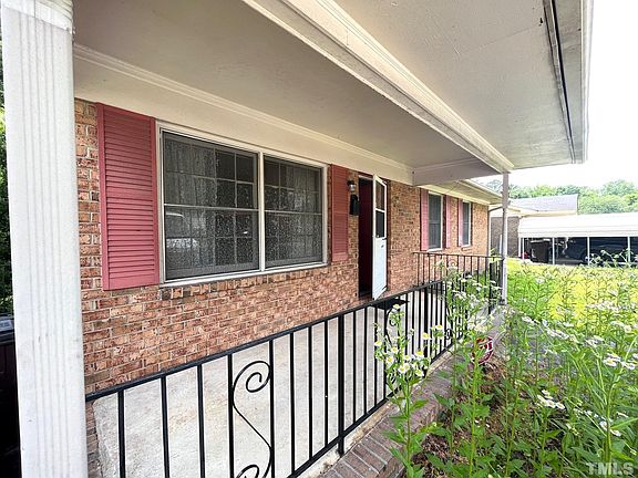 4th image of 3604 Four Seasons Dr