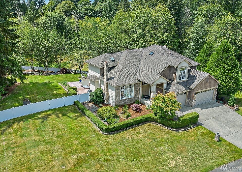 Private estate on Union Hill surrounded by nature and lush grounds.