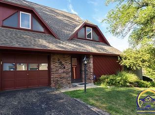 2904 SW Arrowhead Rd, Topeka, KS 66614