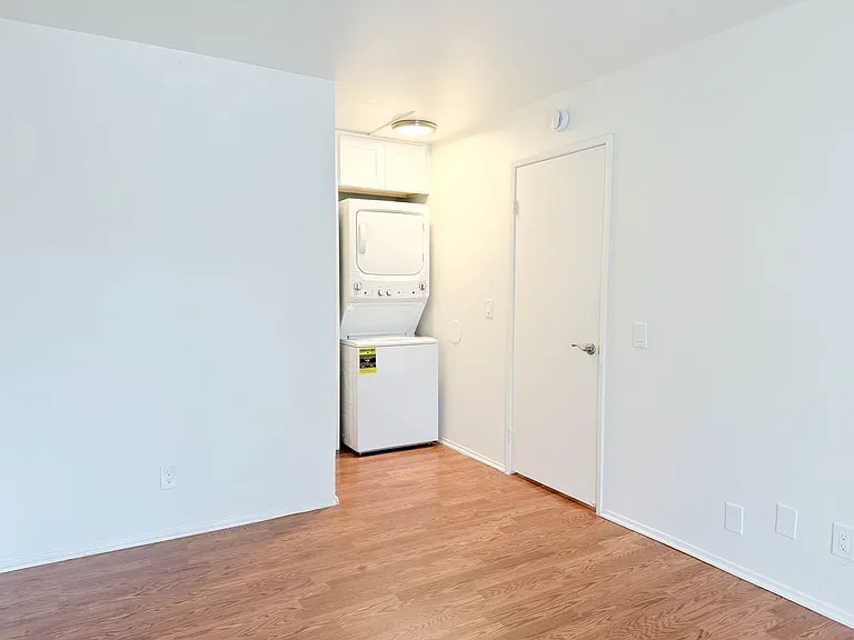 Uptown Villas — Photo 10
