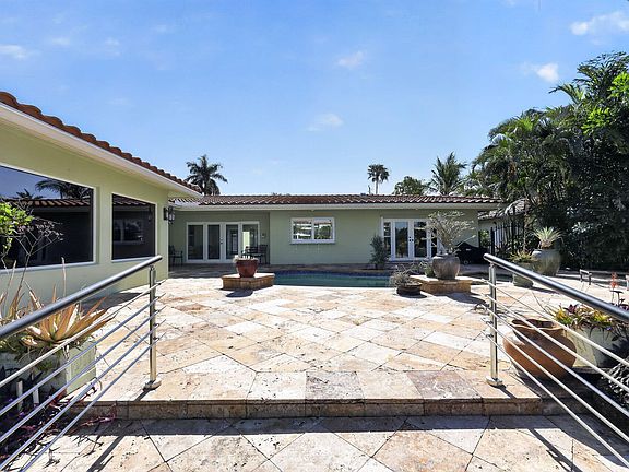 3rd image of 5231 NE 28th Avenue